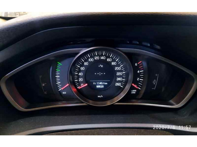 Панель приборов 36002950, 31394171   Volvo V40       