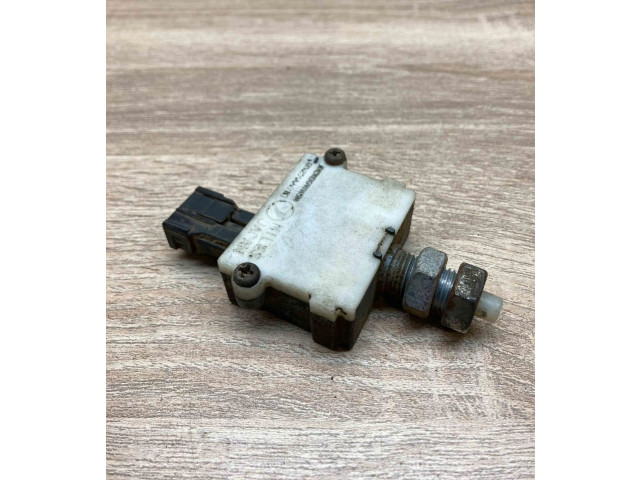 Řídící jednotka 83251AA0   Nissan Almera 1995
