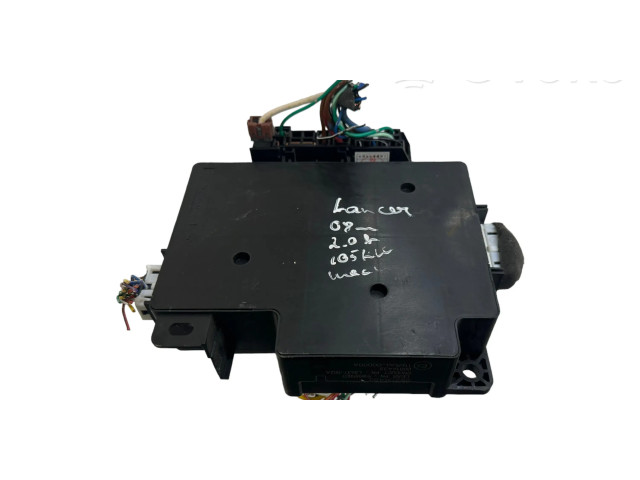 Блок предохранителей  8637A465, L8637002A   Mitsubishi Lancer VIII    