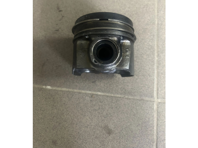 Píst 0851E, 18R10851E   Ford Kuga II     
