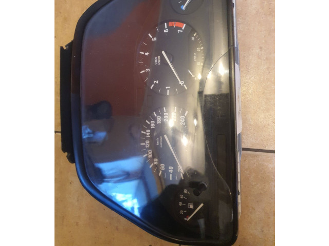 Přístrojová deska  BMW 5 E34 1991 9220300940, 6218359354  