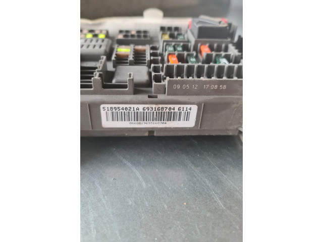   Pojistková skříňka 693168704, 6931687   BMW X5 E70 2009
