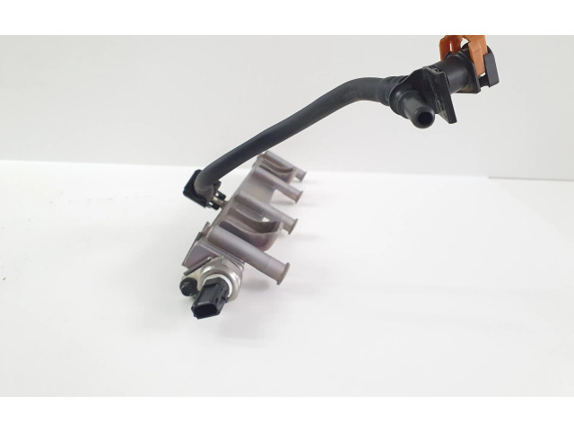 Vstřikovací lišta 8945833041   Toyota RAV 4 (XA50)     
