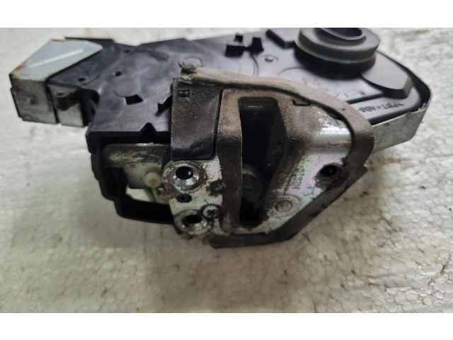 Zámek zadních dveří 51129156, 51129156   Toyota RAV 4 (XA30) 2008