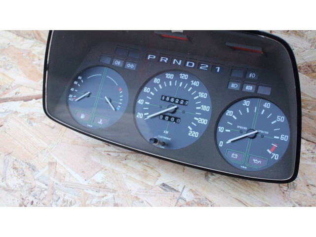 Přístrojová deska  BMW 7 E23 1983 1360857  