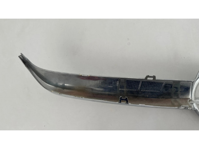 Передняя решётка Opel Astra J 2010-2015 года 13368852      