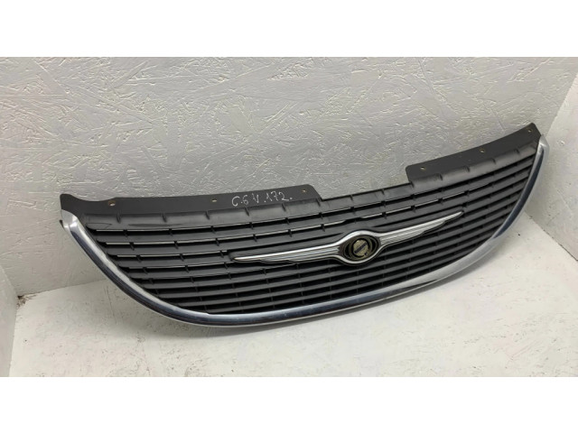 Передняя решётка Chrysler Grand Voyager IV 2001-2007 года 4857522AA      