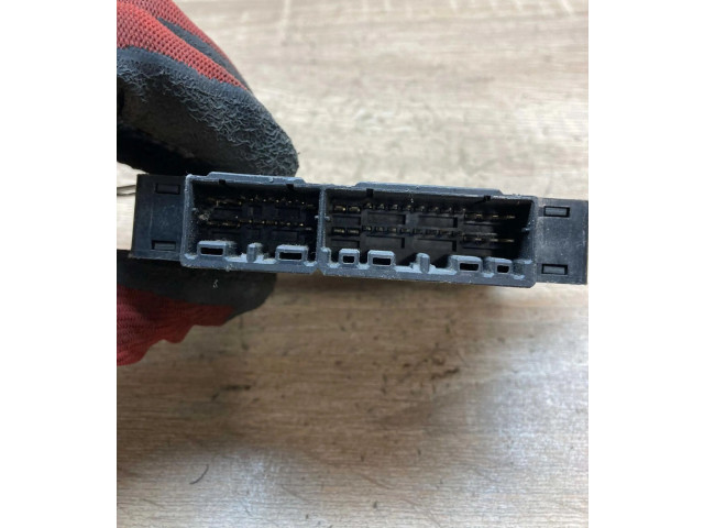 Рулевая рейка  Блок управления ABS MR252986, X2T31671   Mitsubishi Colt 1992 - 1996 года
