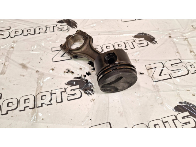 Píst    BMW 5 E39  pro naftový motor 2.5  