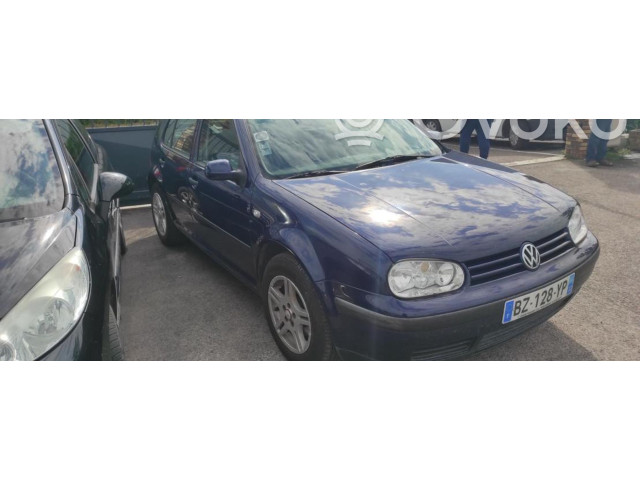 Комплект радиатора    Volkswagen Golf IV 2001