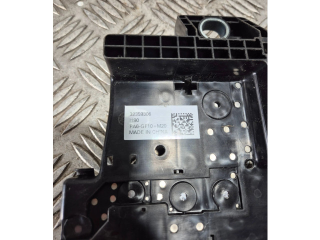   Pojistková skříňka 32359306   Volvo XC40 2023