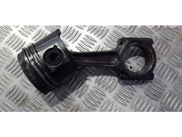 Píst    Peugeot 406     