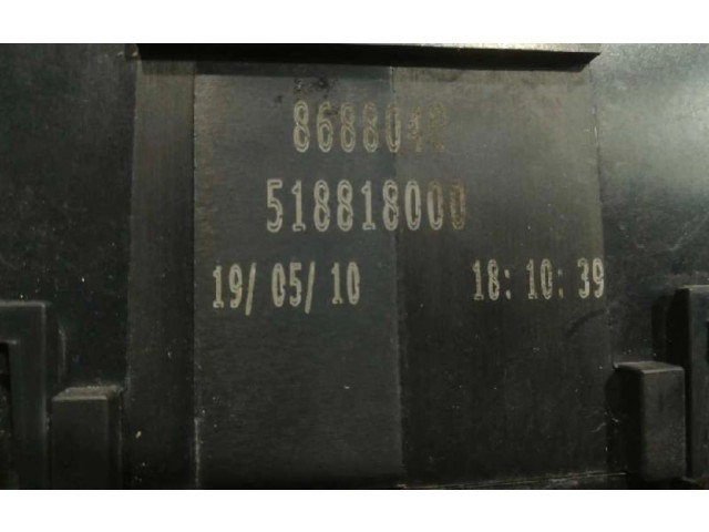   Pojistková skříňka 8688040, 8688040   Volvo S40 2010