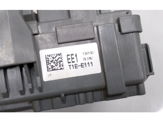 Блок предохранителей T1EE111   Honda CR-V    