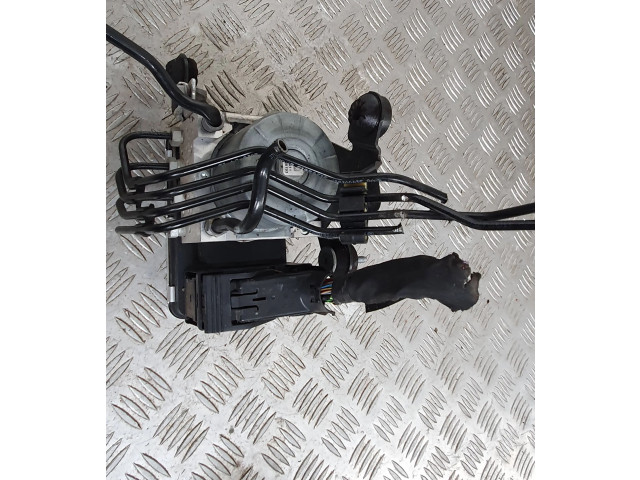Jednotka ABS 32214772   Volvo V60 2019