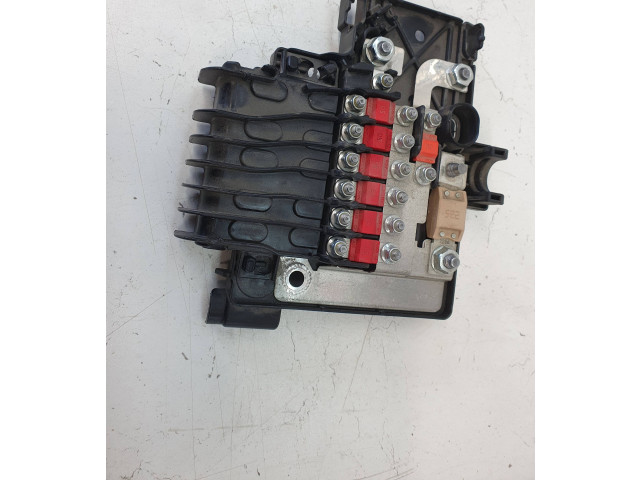   Pojistková skříňka 101327300C, 101327200E   Tela Model S 2014