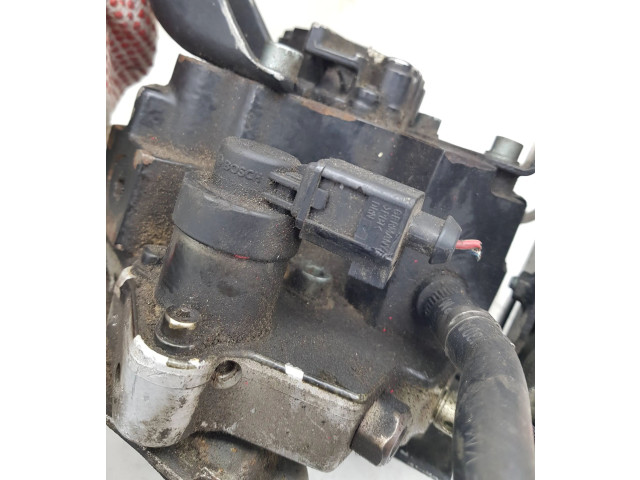 Vstřikovací čerpadlo 057130755G, 0445010082   Audi A8 S8 D3 4E     