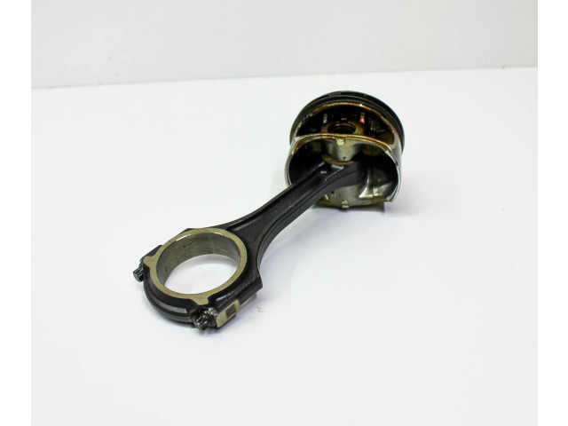  Поршень M 270.920 A2701917  Mercedes-Benz CLA C117 X117 W117  