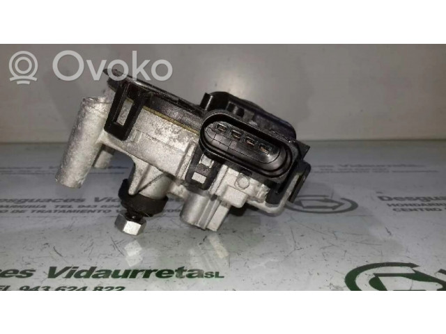 Моторчик дворников 8V4117508AA, 0390241696    Ford Kuga I