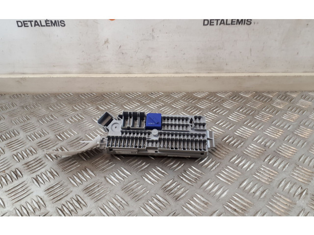 Блок предохранителей 935031302, 935031302   BMW 5 G30 G31    