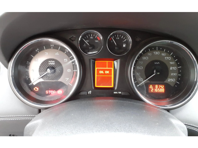 Přístrojová deska  Peugeot RCZ 2010 9666661180  