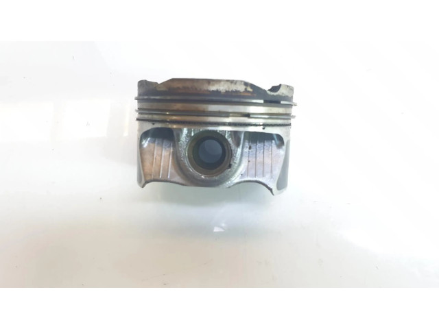  Поршень с шатуном  11258637807, 1212CD  BMW 7 G11 G12 для бензинового двигателя 