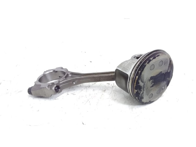 Píst 21120   Toyota Yaris  pro benzínový motor 1.5  0869