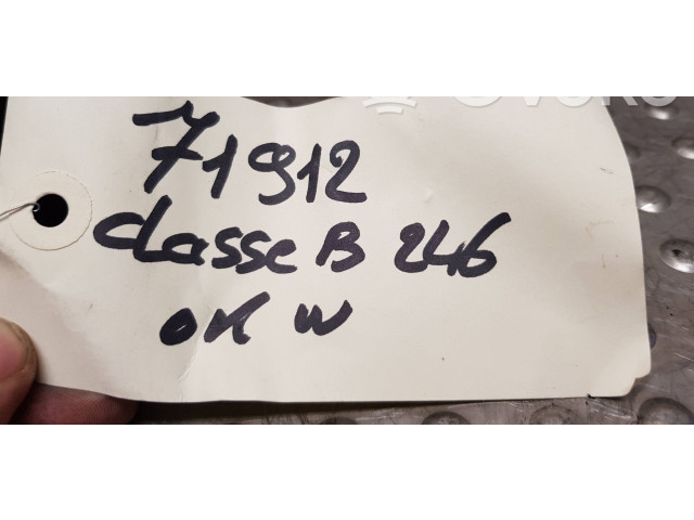   Pojistková skříňka A1729023903   Mercedes-Benz SLK R172 2013