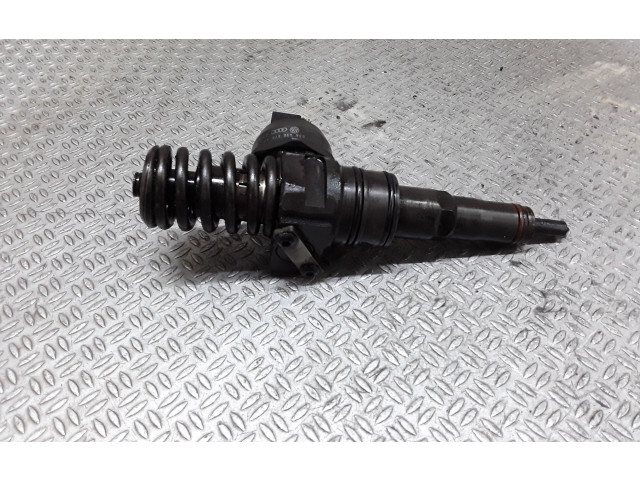 Vstřikovač 038130073AG   Volkswagen Touran I     