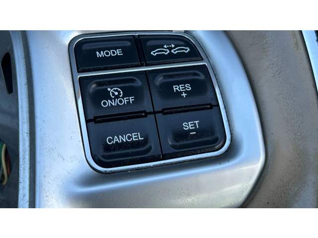 Volant Lancia Thema 2011 HJ671S3XTA  