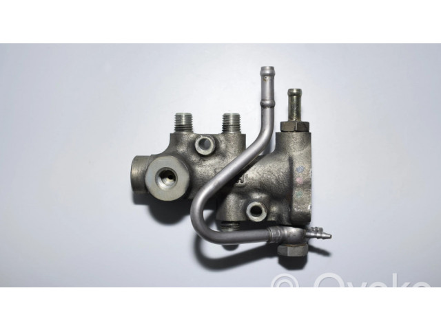 Vstřikovací lišta 2248322   BMW 7 E38  pro naftový motor 3.9 E38 740d M67 D39 (398D1) 3,9 L 1 