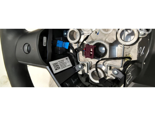 Руль Tesla Model Y  2020 -  года 1626599-00-B      
