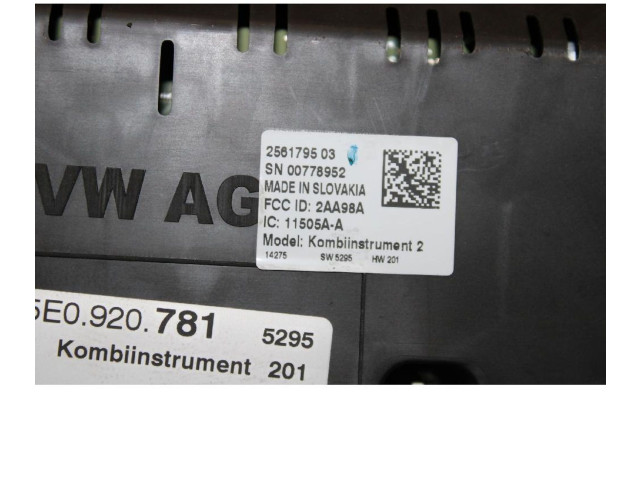 Přístrojová deska  Skoda Octavia Mk3 (5E) 2017 5E0920781  
