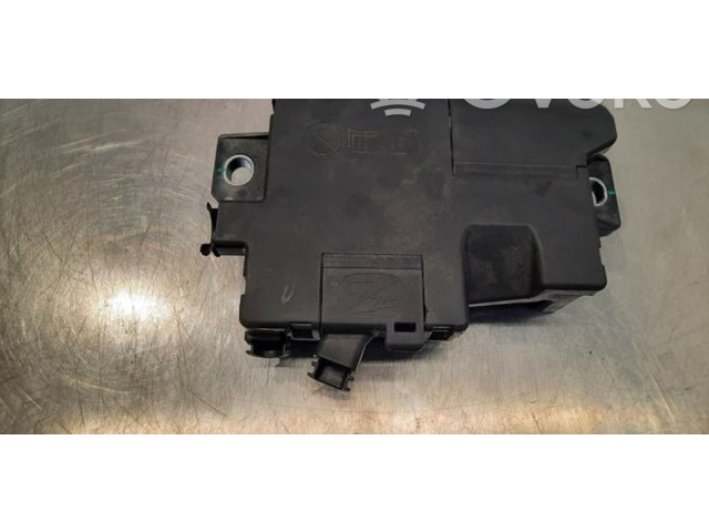   Pojistková skříňka 32265589   Volvo XC40 2021