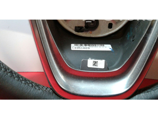 Volant Opel Astra J 2013 13351029  