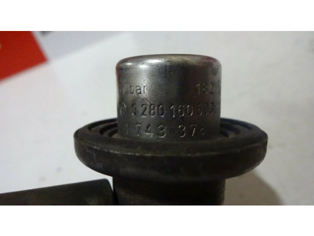Vstřikovací lišta 1435910   BMW 3 E46  pro benzínový / Газ motor 1.8  
