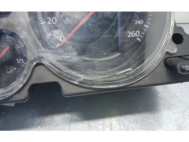 Панель приборов V0018000   Volkswagen PASSAT       