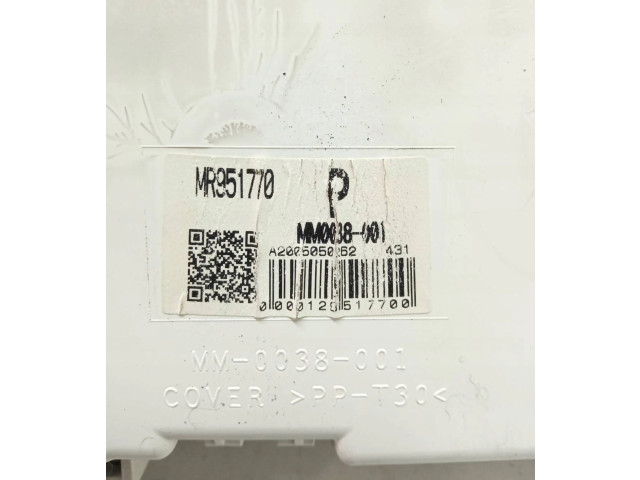 Přístrojová deska  Mitsubishi Colt 2005 MR951770  