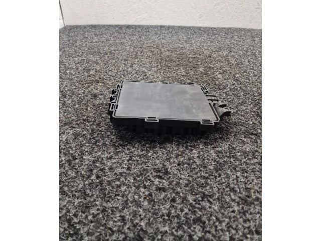   Pojistková skříňka 109440900E   Tela Model S 2018