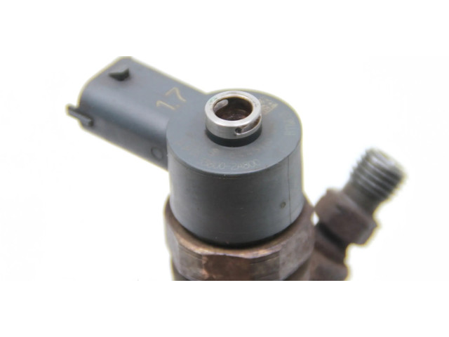 Vstřikovač 338002A800   Hyundai i40  pro naftový motor 1.7 D4FD 