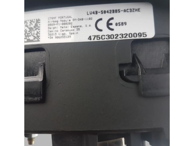 Подушка безопасности водителя LV4BS042B85A   Ford Kuga II