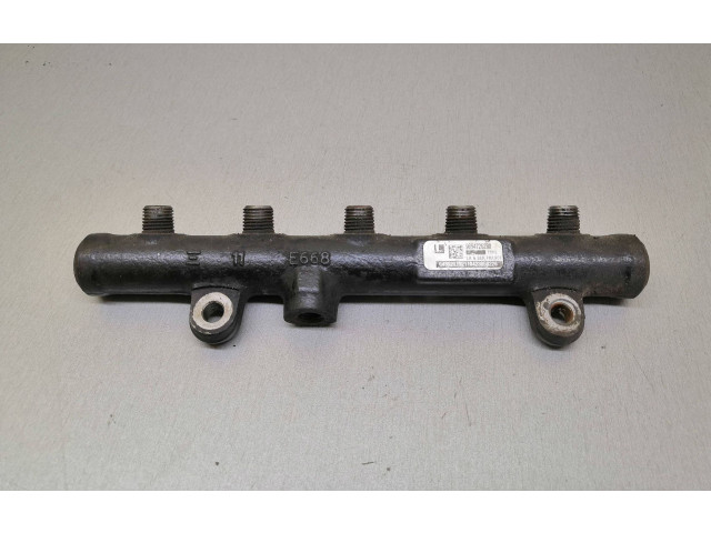 Vstřikovací lišta 9654726280, 110423858226   Volvo S40     