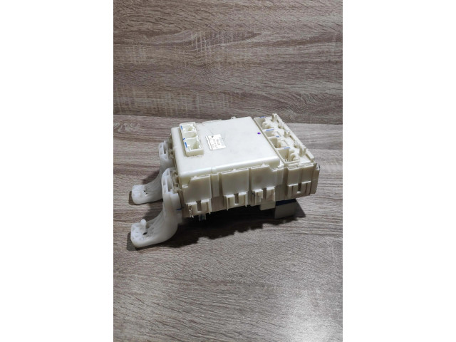 Блок предохранителей 8273047290, 8d161275   Toyota Prius (XW20)    