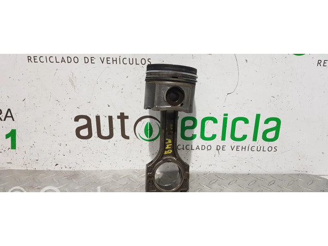 Píst PISTON   BMW 3 E46  pro naftový motor 2.9  