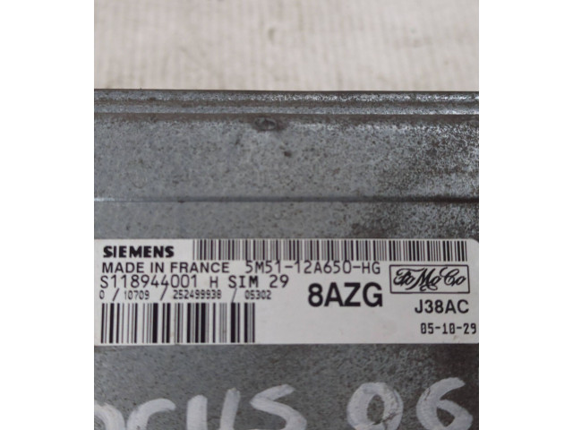 Přístrojová deska  Ford Focus 2006 5M5112A650HG, S118944001H  