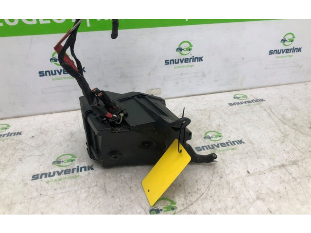 Блок предохранителей  8200626353   Renault Twingo II    