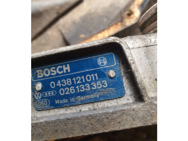 Топливная рампа 0438121011, 026133353   Audi 80 90 B3  