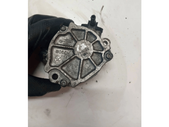 Вакуумный насос 9804021880, 0866   Volvo V40 Cross country
