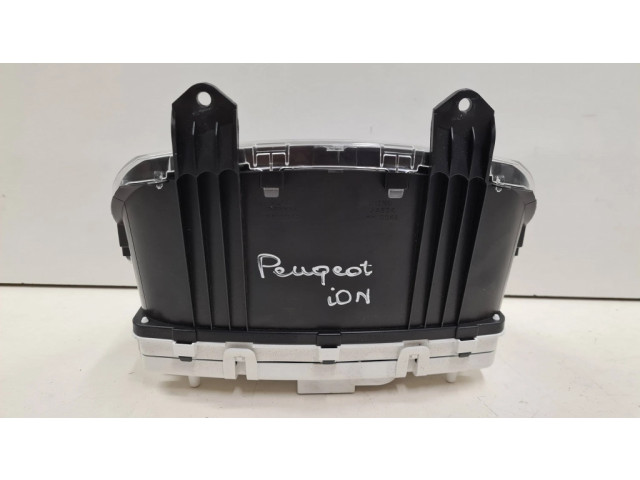 Přístrojová deska  Peugeot iOn 2015 MM0048301, 8100C  