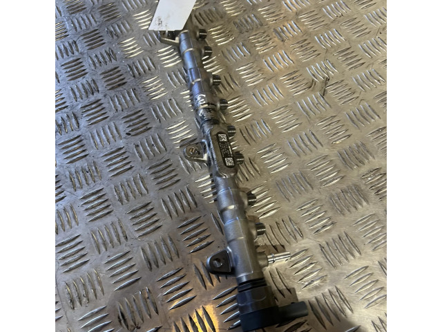Vstřikovací lišta 8571569   BMW 7 G11 G12  pro naftový motor 3.0  